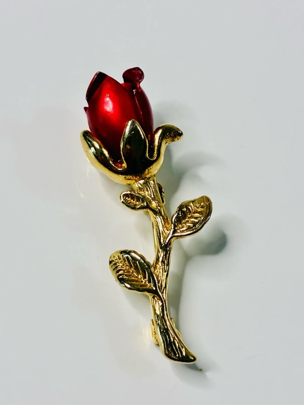 VTG Boutonniere Gold-Tone Red Rose Brooch Easy Everyday Casual Lightweight EUC